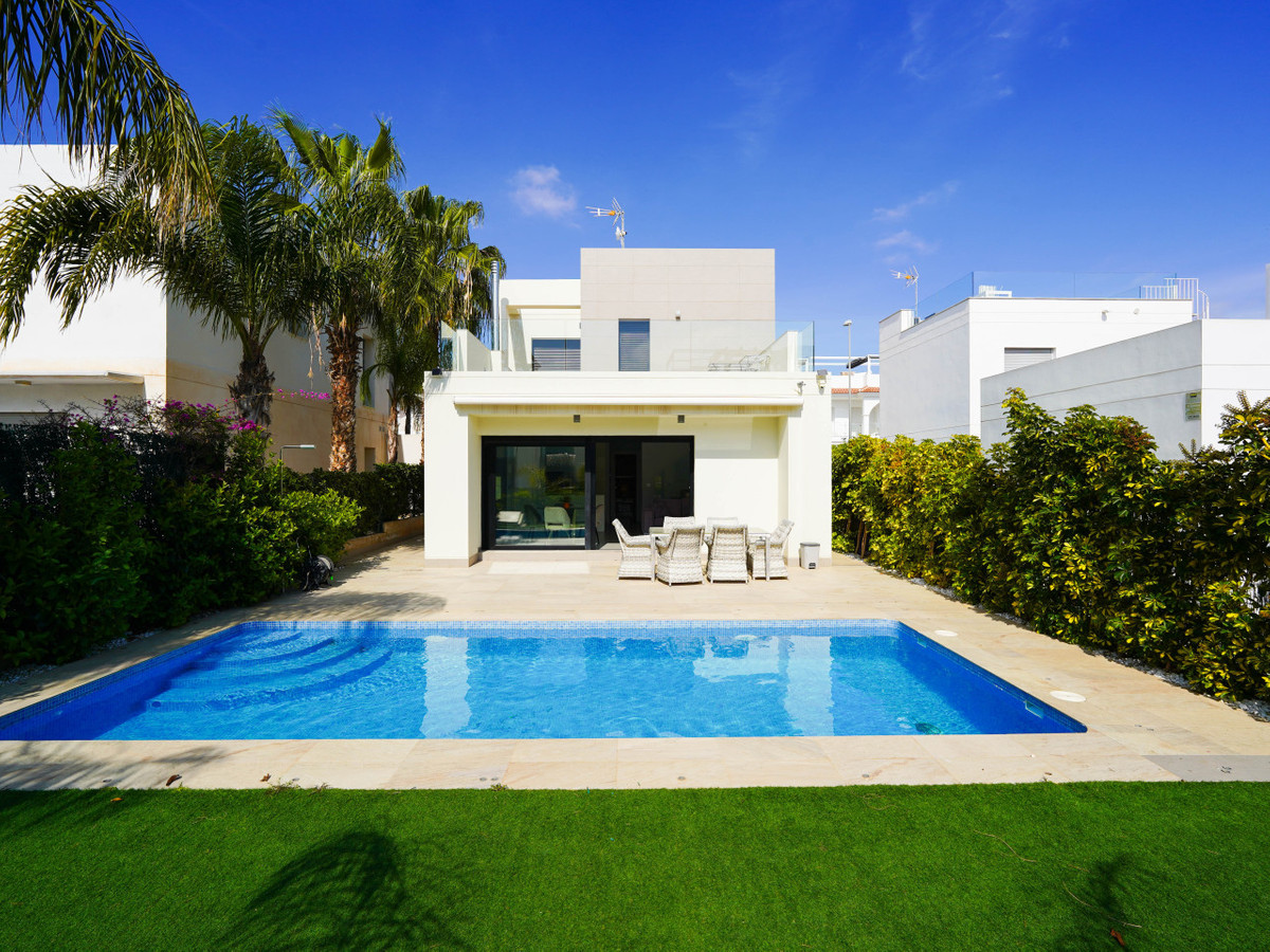 ShowFeedImage House – Detached Villa in Rojales