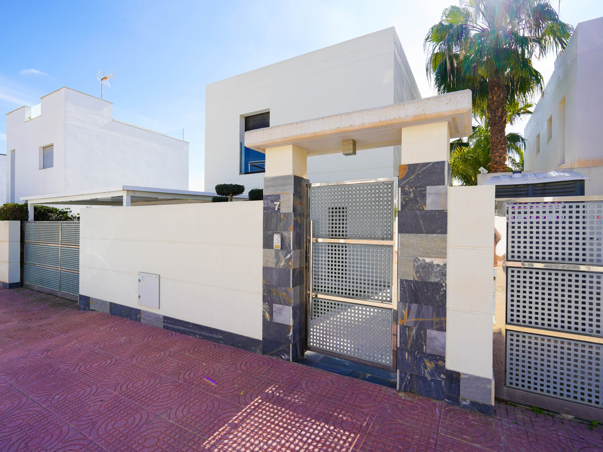 ShowFeedImage House – Detached Villa in Rojales