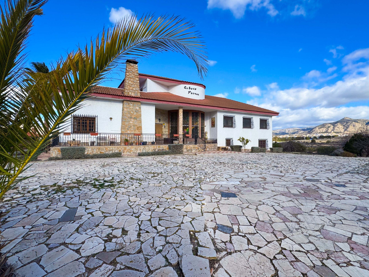 House – Detached Villa in Elda