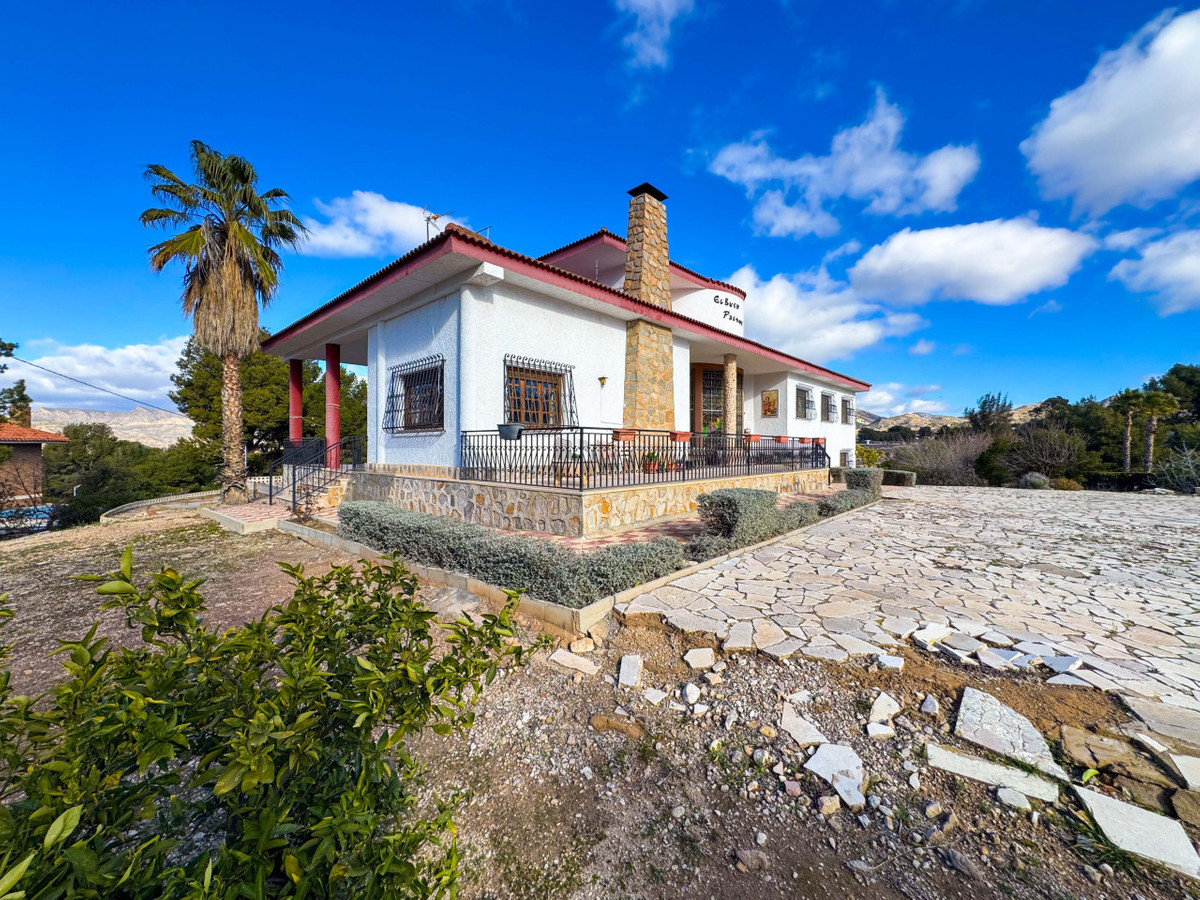 House – Detached Villa in Elda