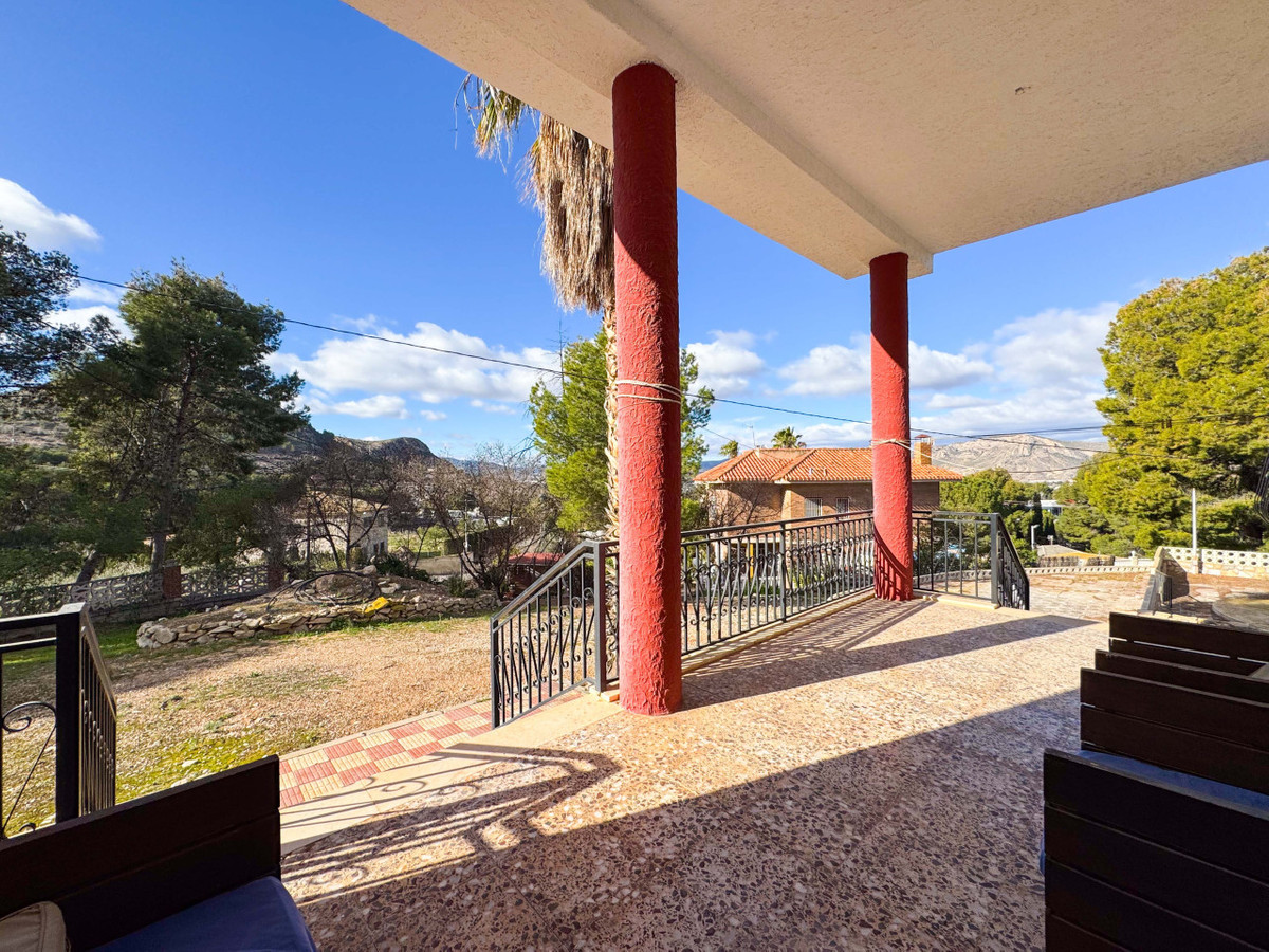 House – Detached Villa in Elda