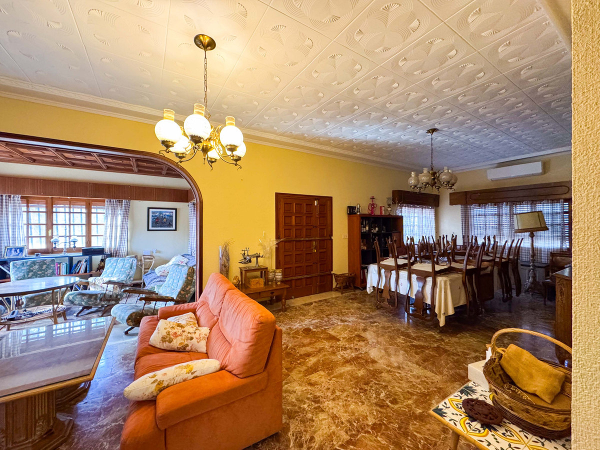 House – Detached Villa in Elda