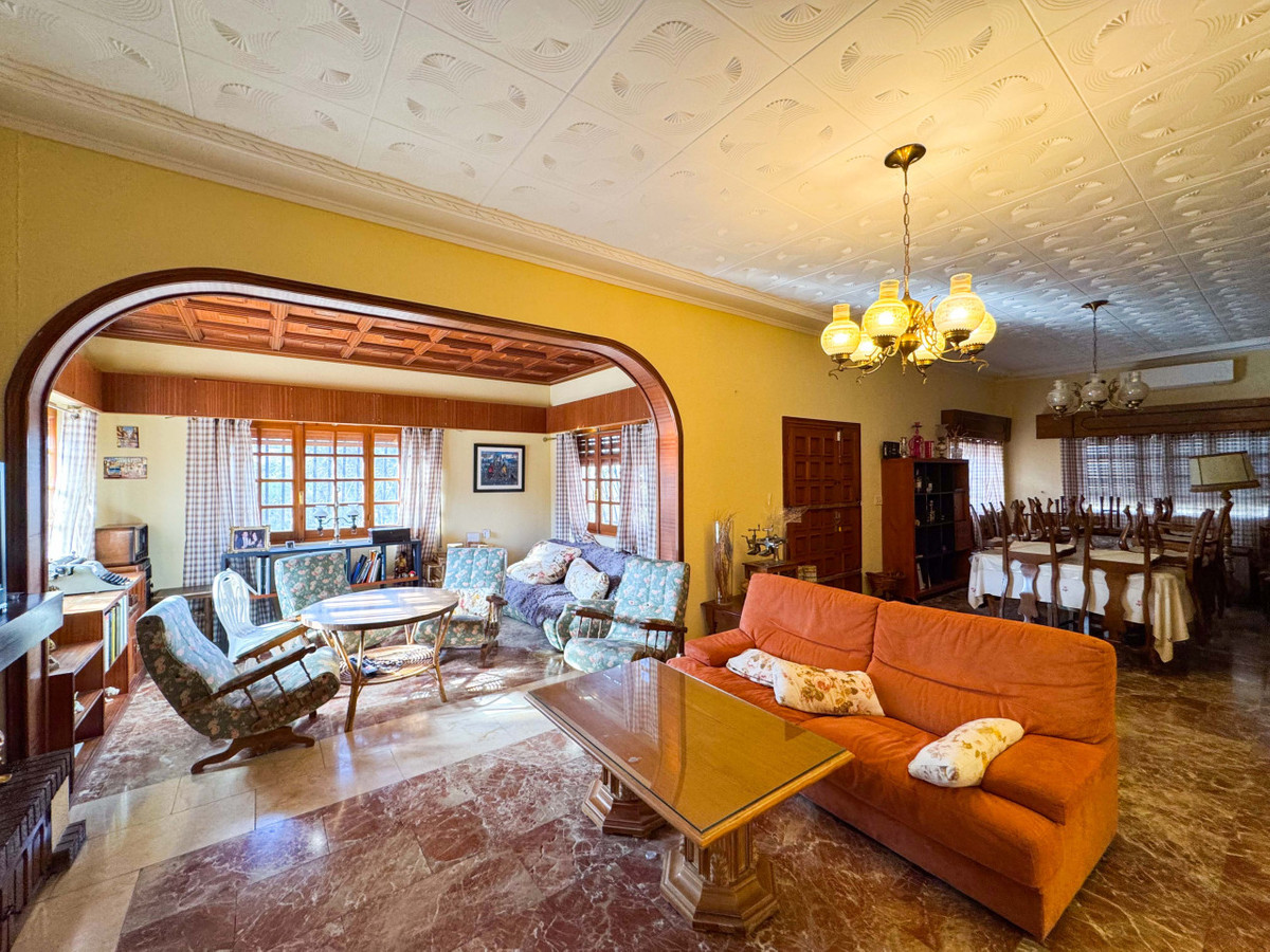 House – Detached Villa in Elda