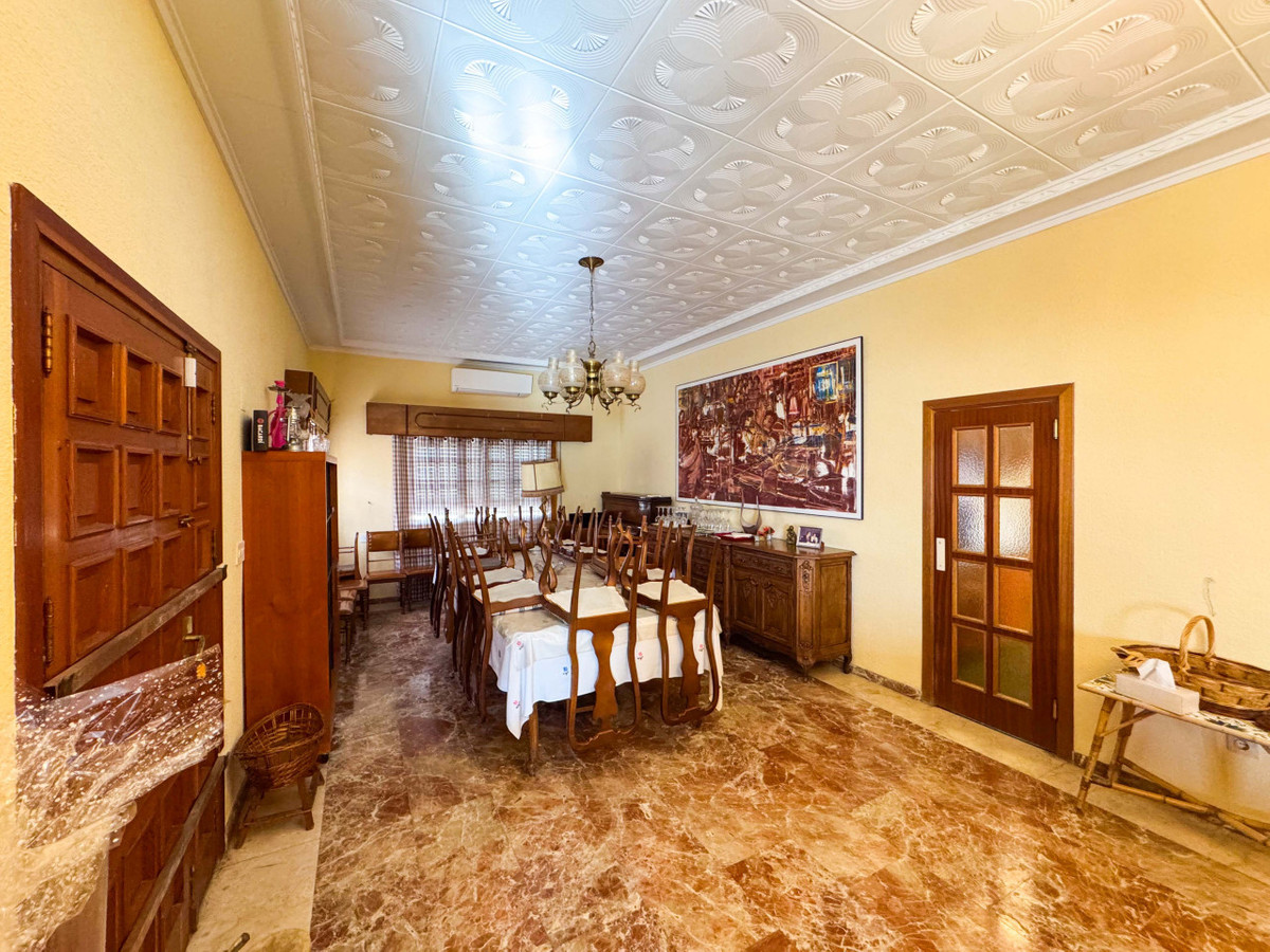House – Detached Villa in Elda