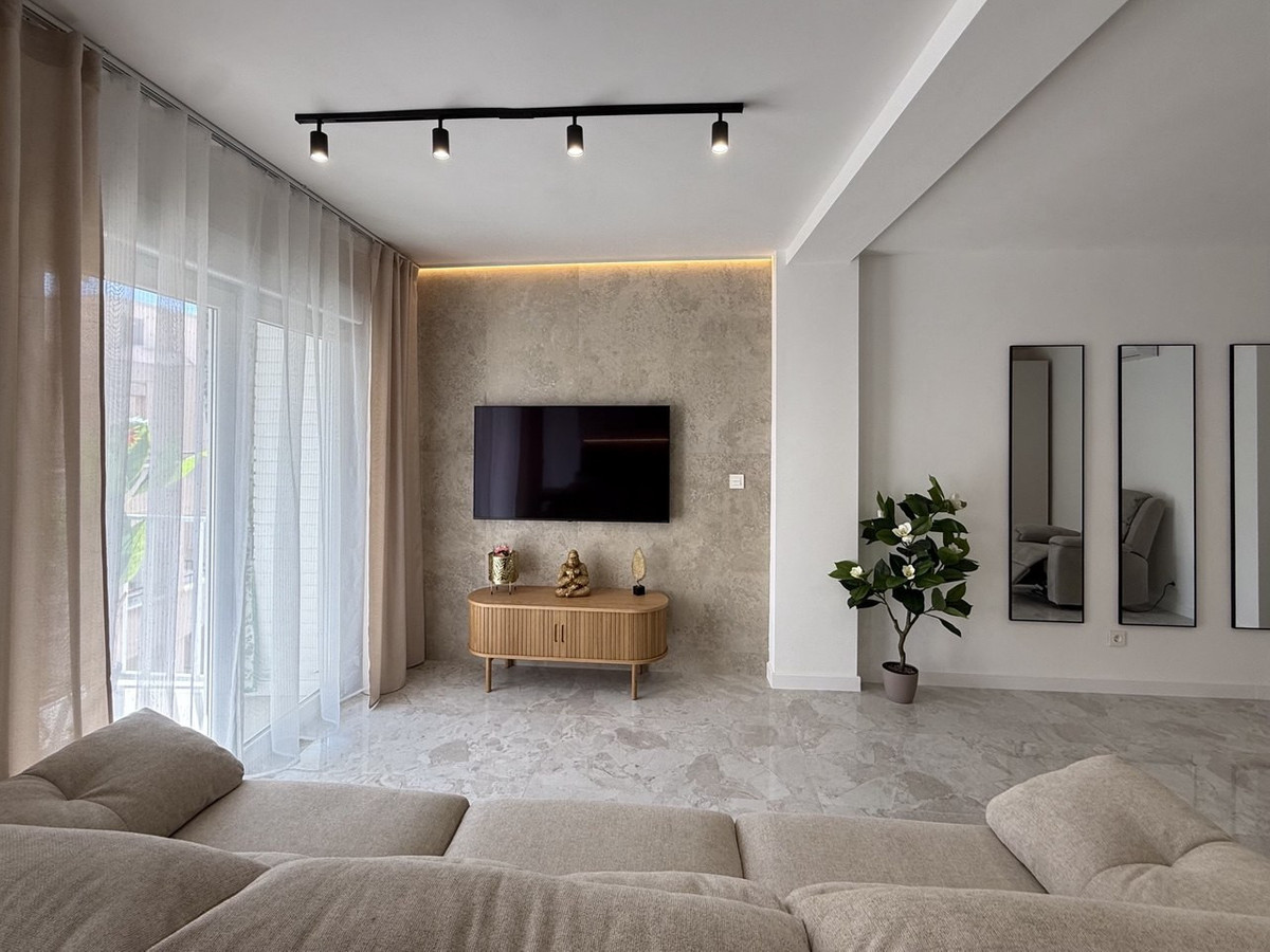 Apartment – Middle Floor Apartment in Torrevieja