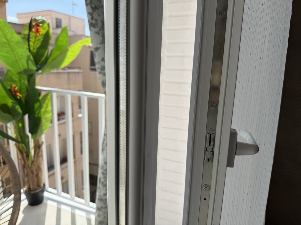 Apartment – Middle Floor Apartment in Torrevieja