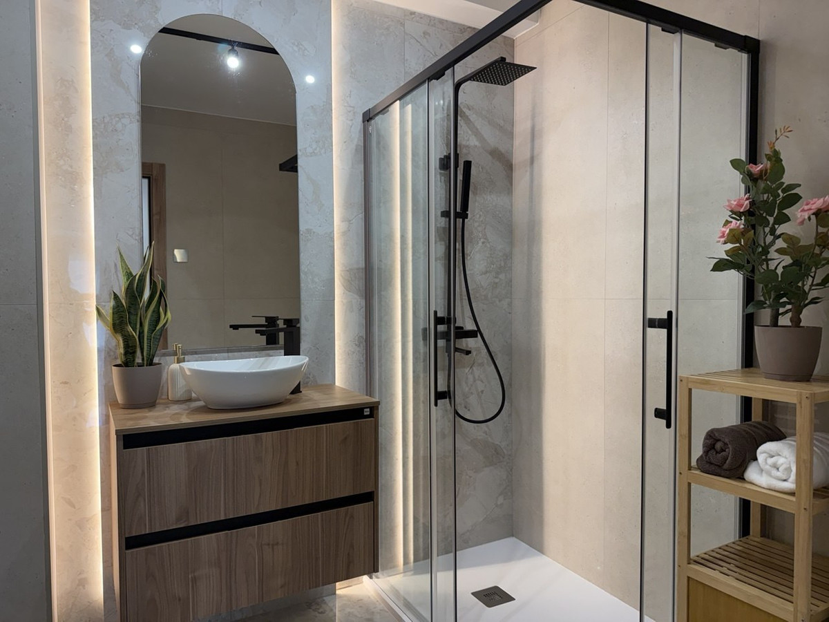Apartment – Middle Floor Apartment in Torrevieja