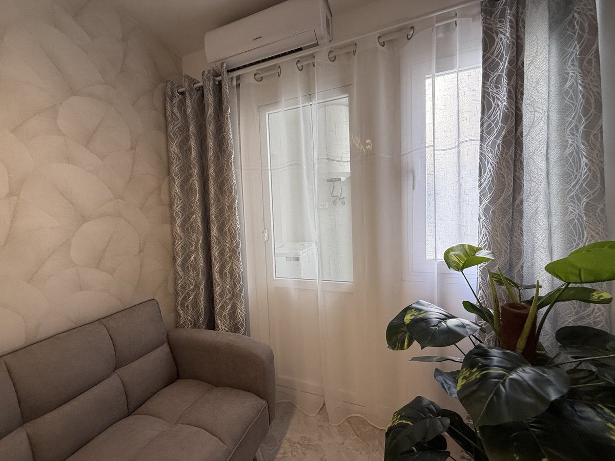 Apartment – Middle Floor Apartment in Torrevieja