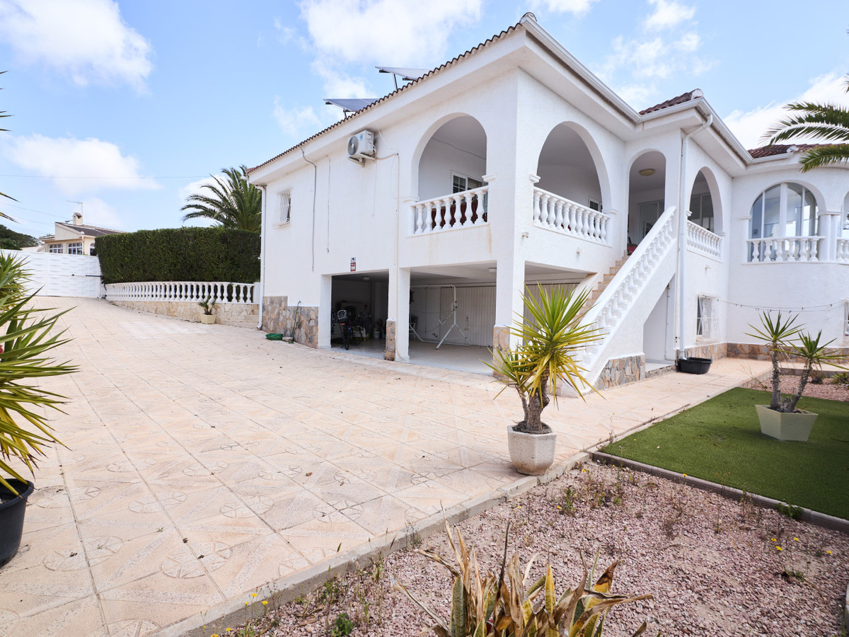 ShowFeedImage House – Detached Villa in Rojales