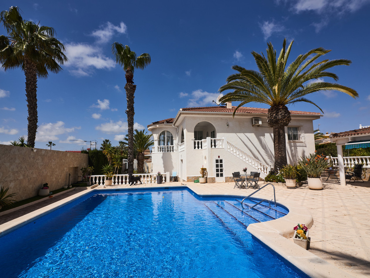 ShowFeedImage House – Detached Villa in Rojales