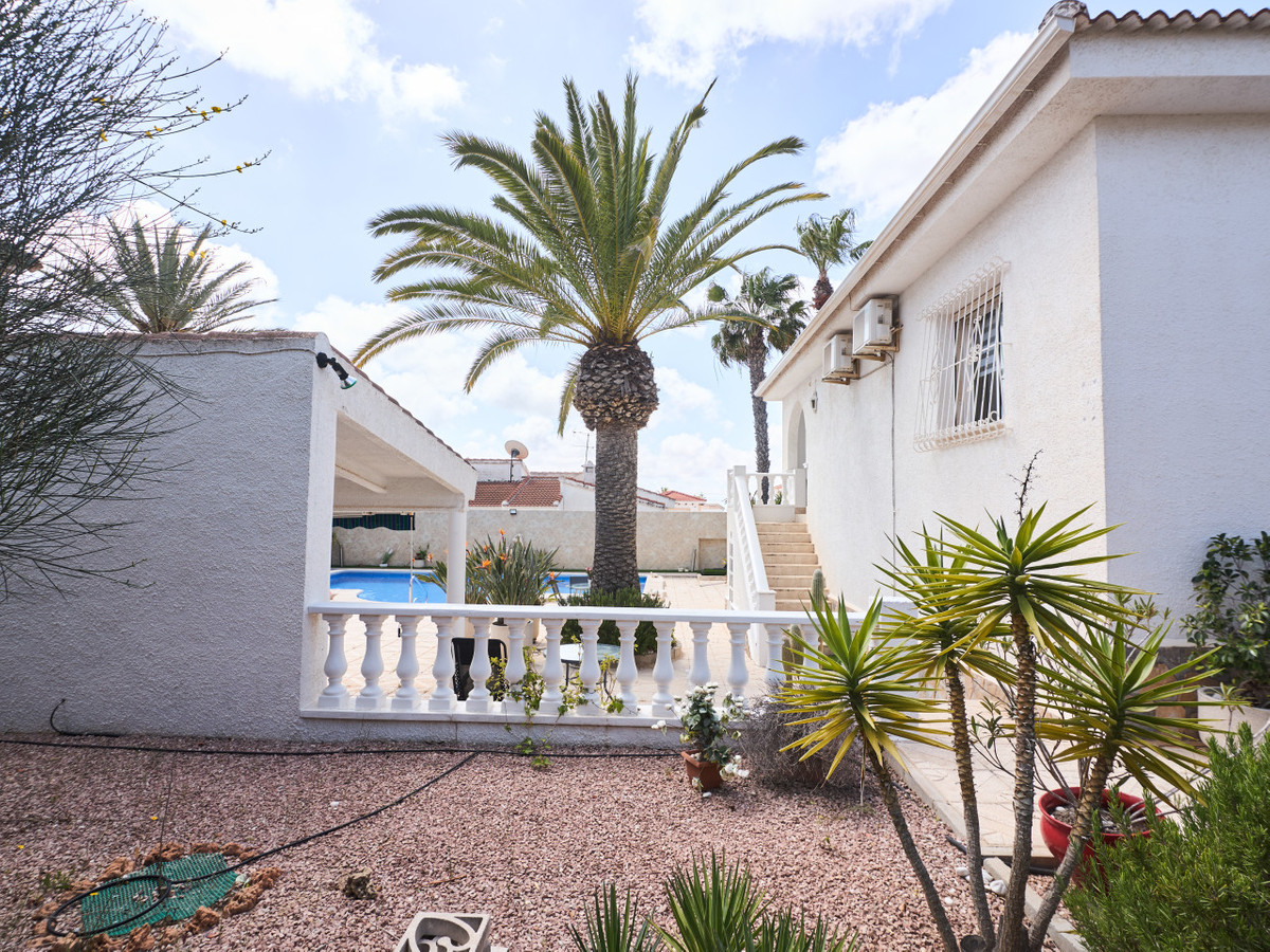 ShowFeedImage House – Detached Villa in Rojales