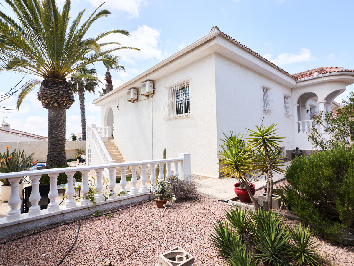 ShowFeedImage House – Detached Villa in Rojales