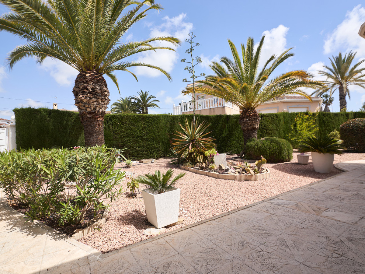ShowFeedImage House – Detached Villa in Rojales