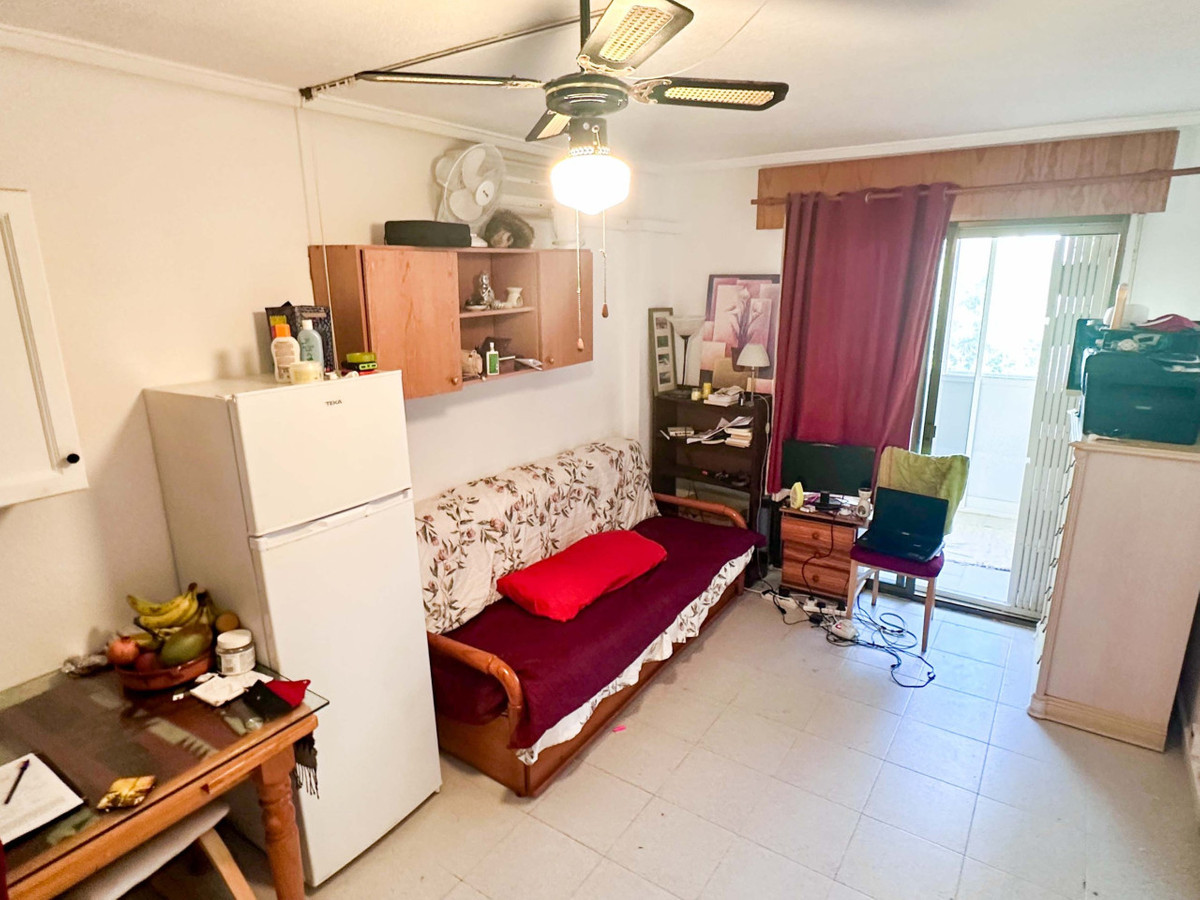 ShowFeedImage Apartment – Middle Floor Studio in Torrevieja