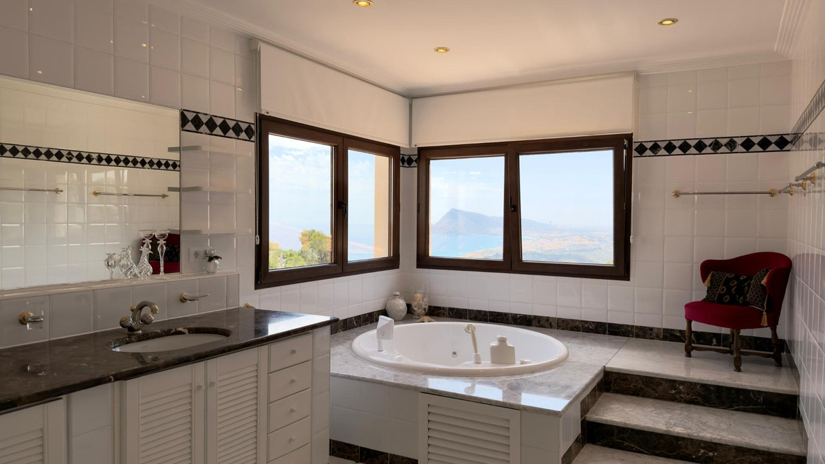 ShowFeedImage House – Bungalow in Altea