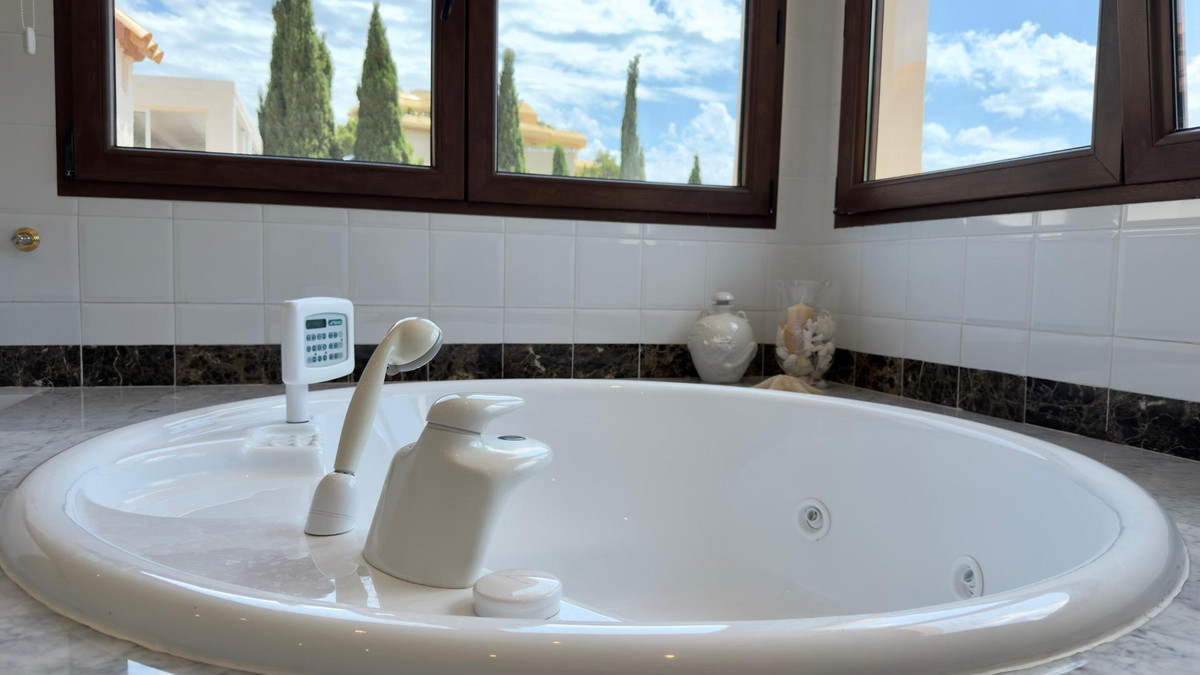 ShowFeedImage House – Bungalow in Altea
