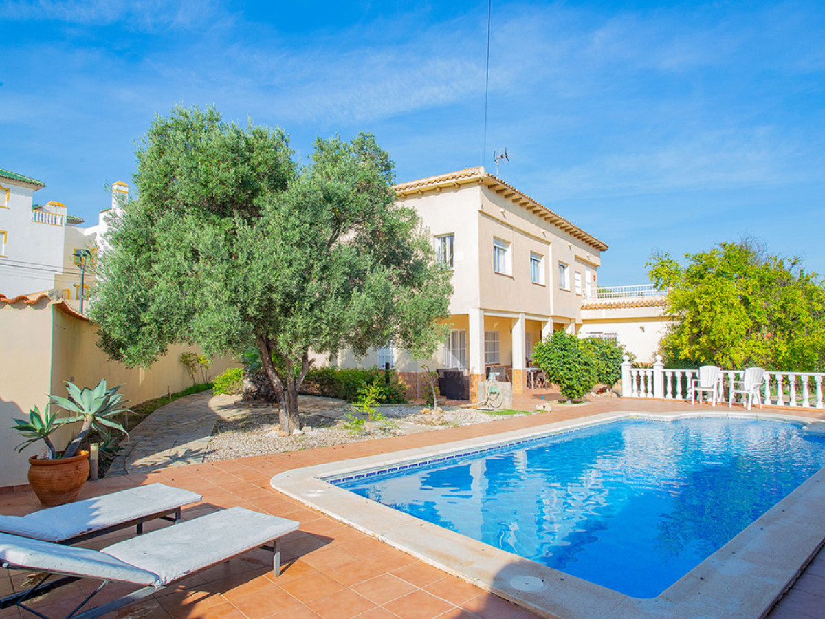 House – Detached Villa in Torrevieja