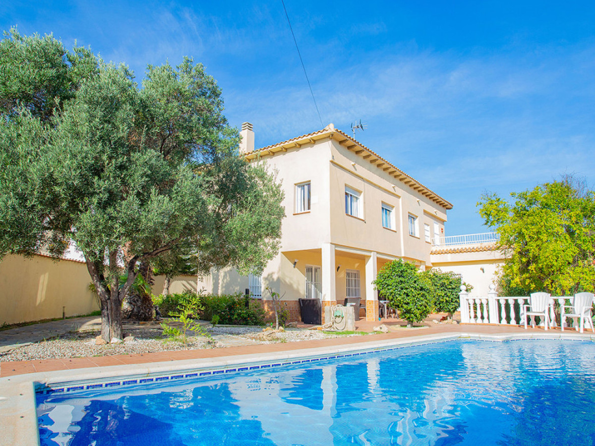 House – Detached Villa in Torrevieja