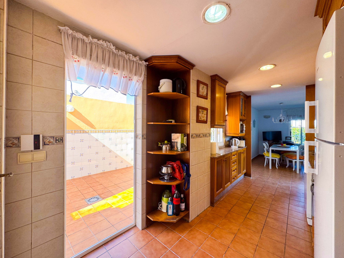 House – Detached Villa in Torrevieja