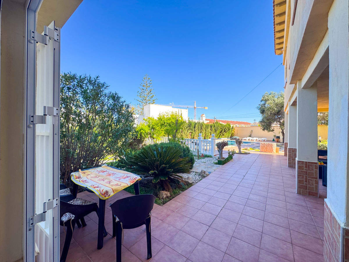 House – Detached Villa in Torrevieja