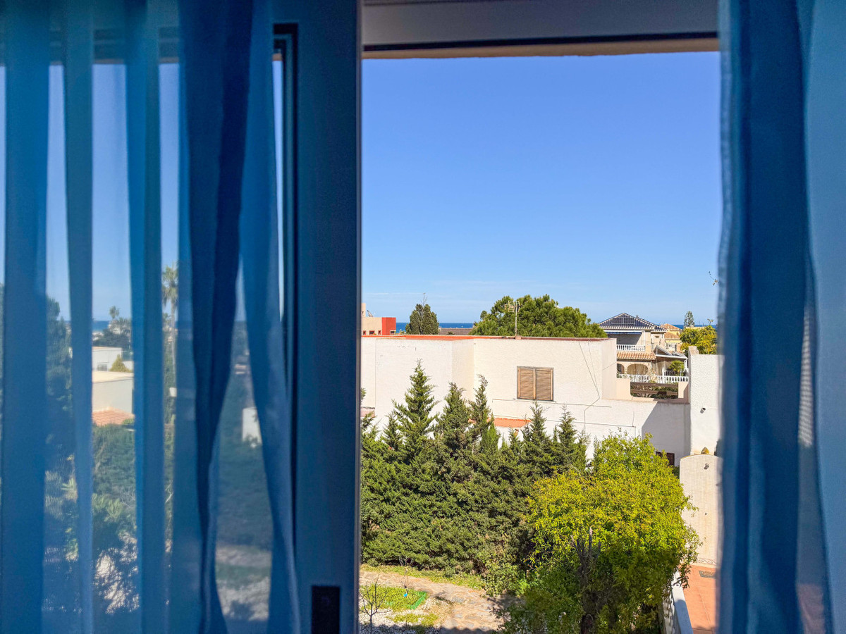 House – Detached Villa in Torrevieja