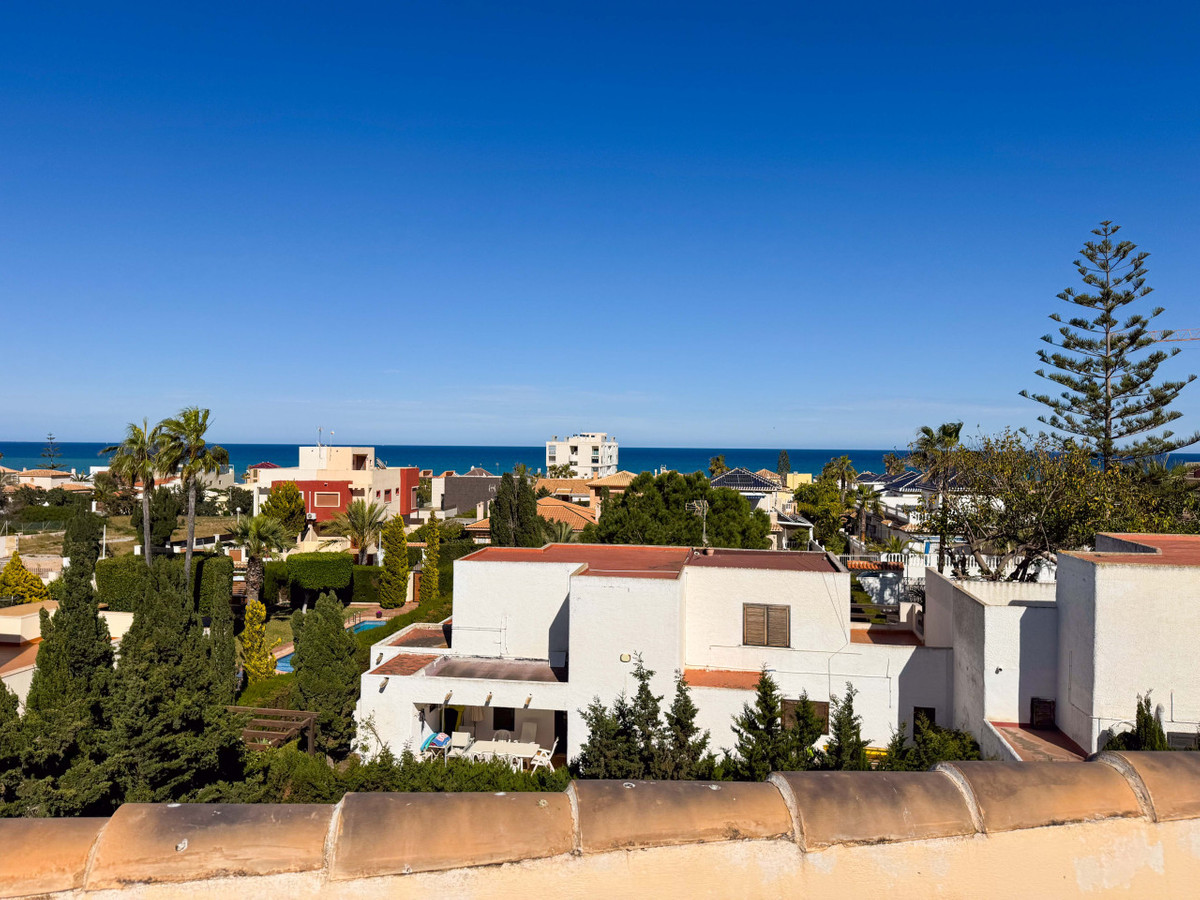 House – Detached Villa in Torrevieja