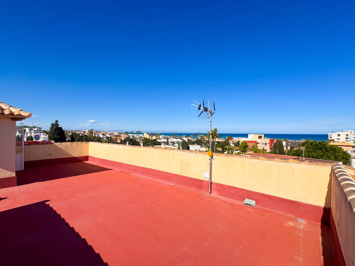 House – Detached Villa in Torrevieja