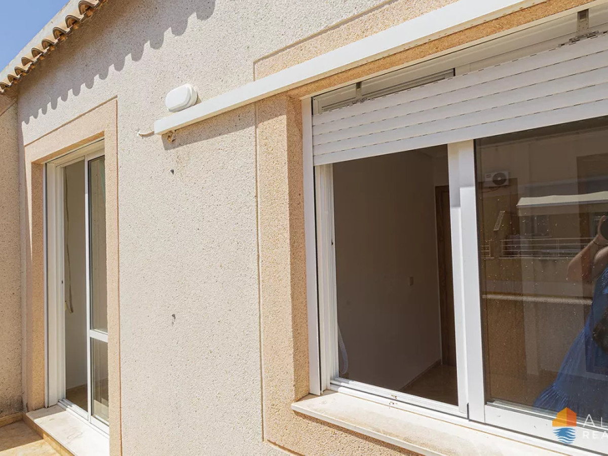 ShowFeedImage Apartment – Penthouse in Torrevieja