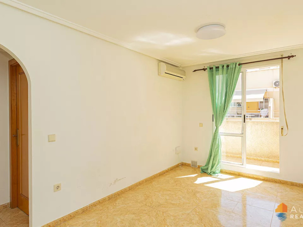 ShowFeedImage Apartment – Penthouse in Torrevieja