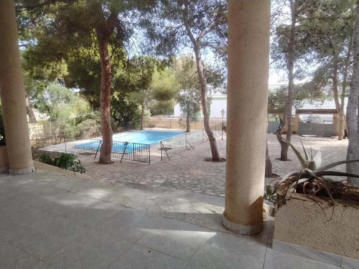 ShowFeedImage House – Detached Villa in Orihuela