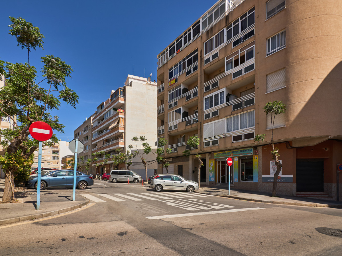 ShowFeedImage Apartment – Middle Floor Apartment in Torrevieja