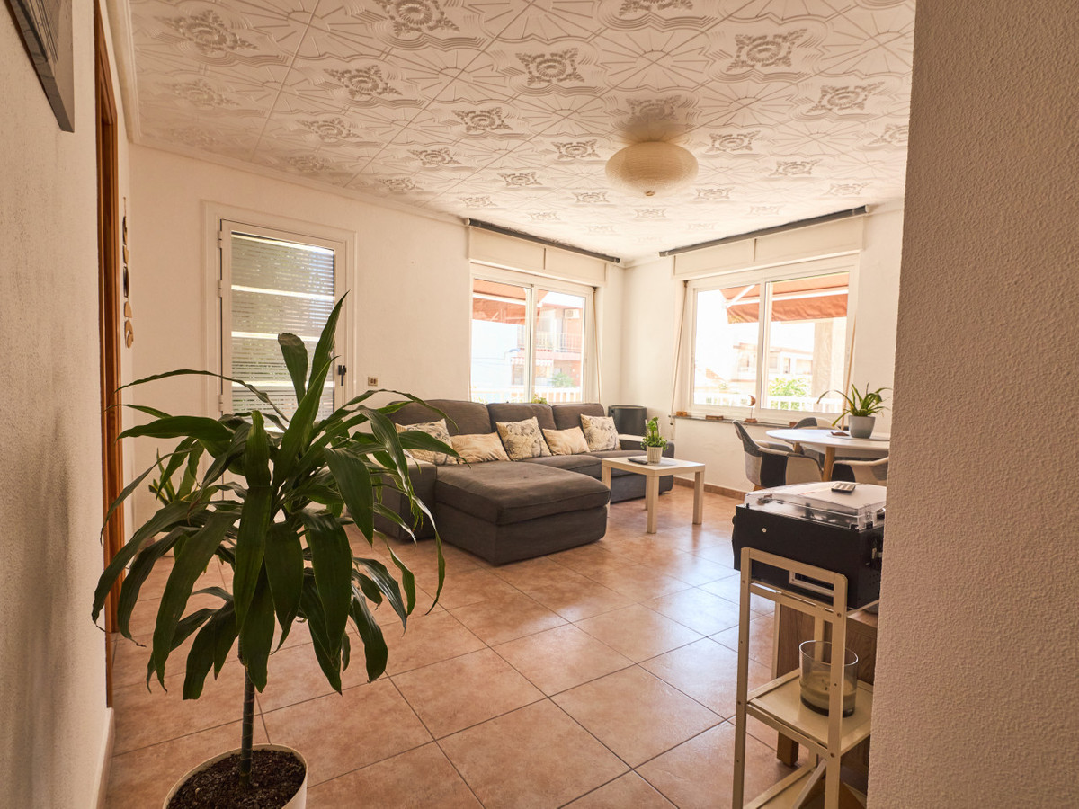 ShowFeedImage Apartment – Middle Floor Apartment in Torrevieja