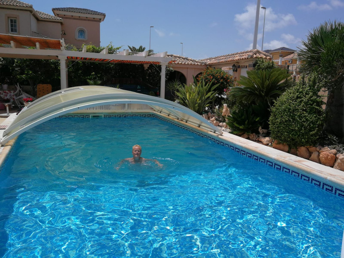 ShowFeedImage House – Detached Villa in Orihuela