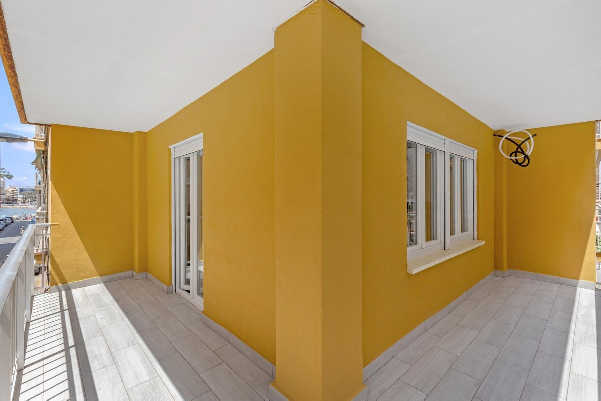 ShowFeedImage Apartment – Middle Floor Apartment in Torrevieja