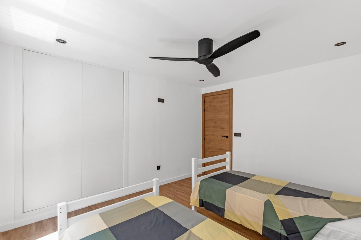 ShowFeedImage Apartment – Middle Floor Apartment in Torrevieja