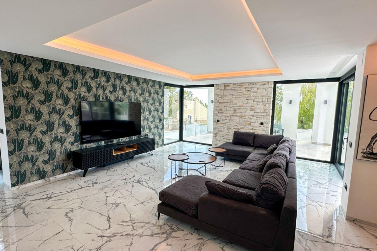 ShowFeedImage House – Detached Villa in Orihuela