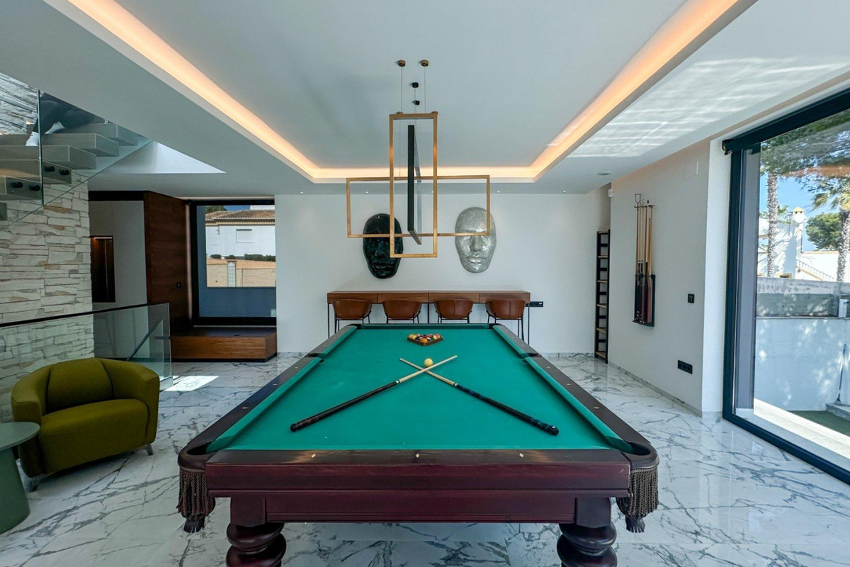 ShowFeedImage House – Detached Villa in Orihuela