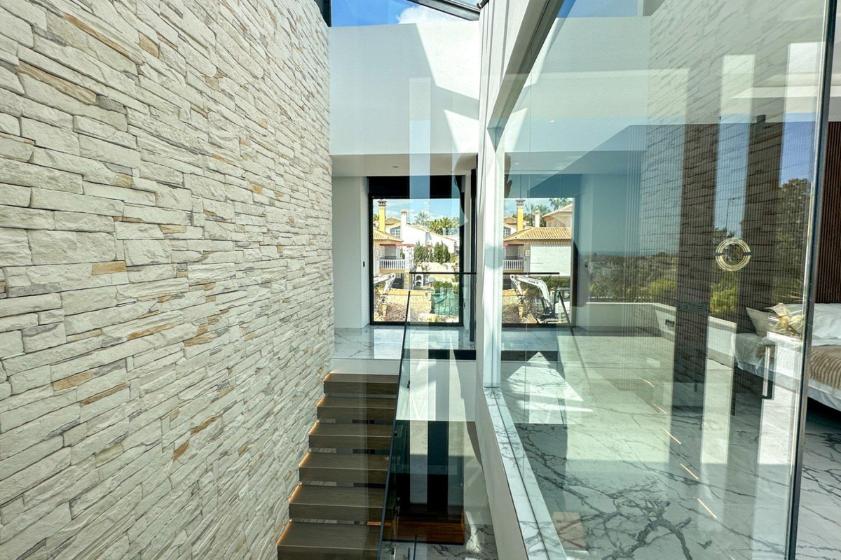 ShowFeedImage House – Detached Villa in Orihuela