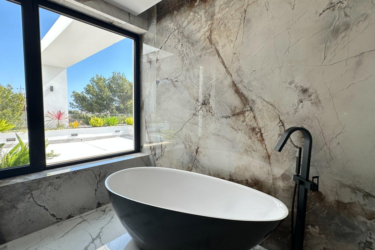 ShowFeedImage House – Detached Villa in Orihuela