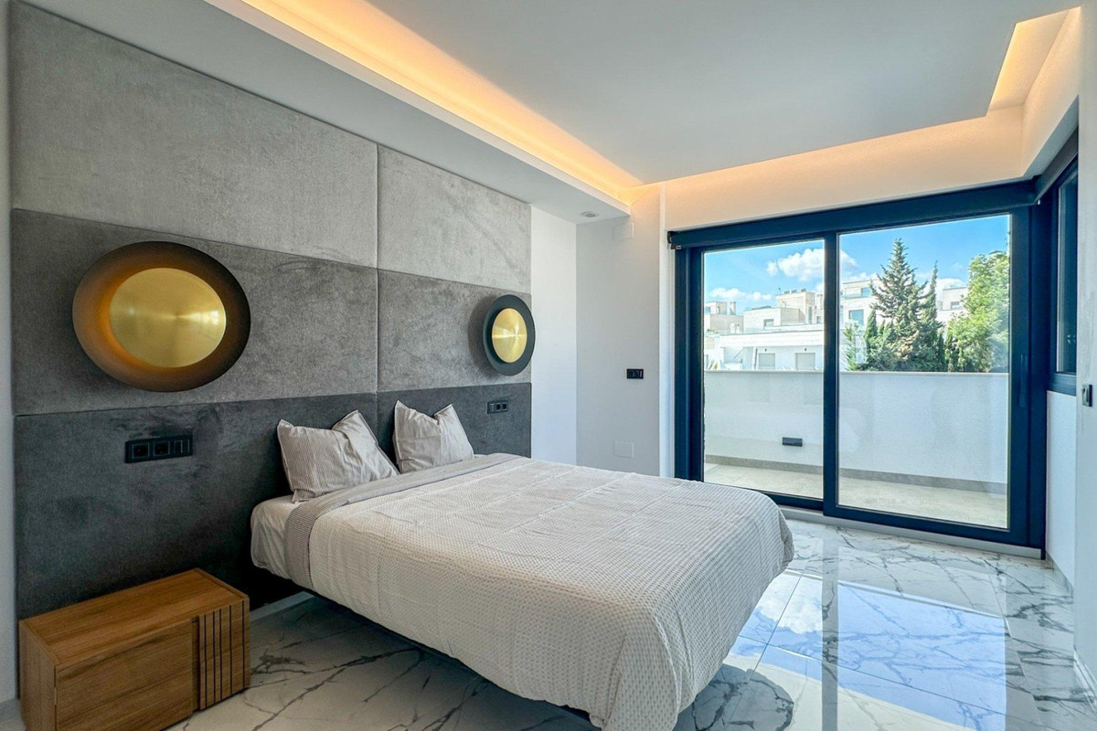 ShowFeedImage House – Detached Villa in Orihuela
