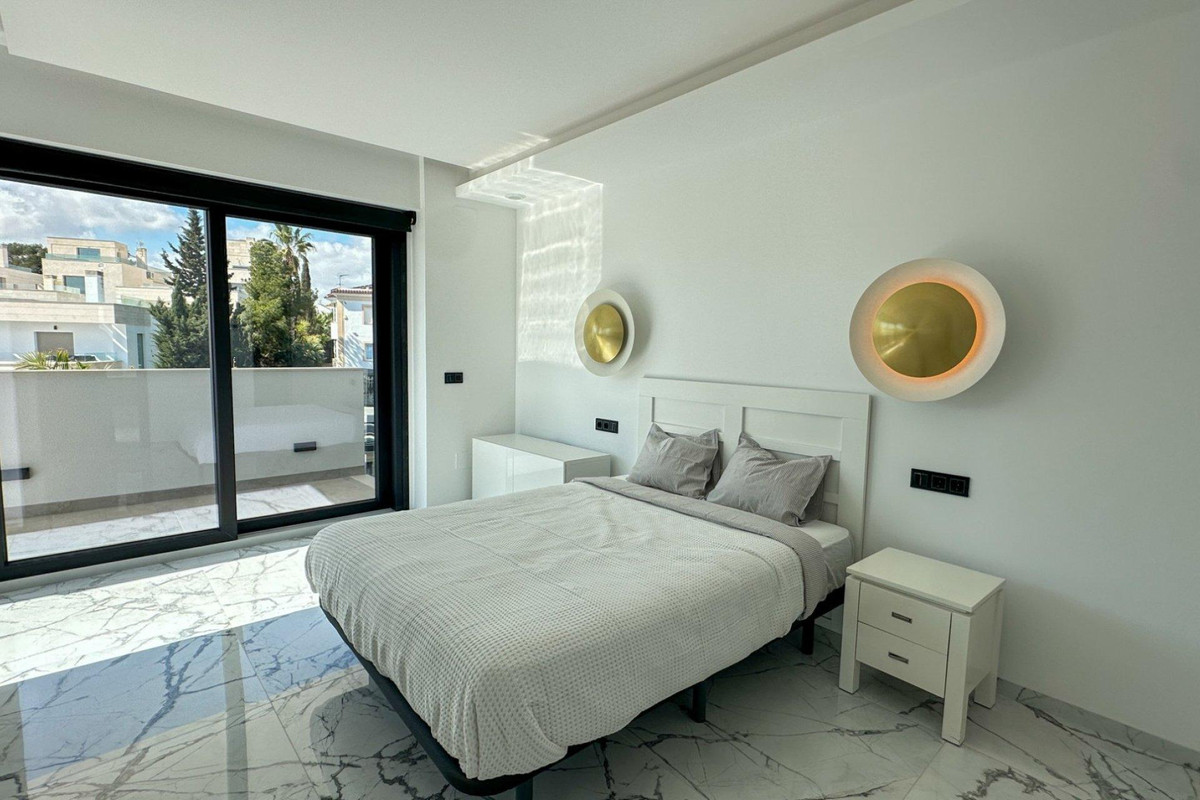 ShowFeedImage House – Detached Villa in Orihuela