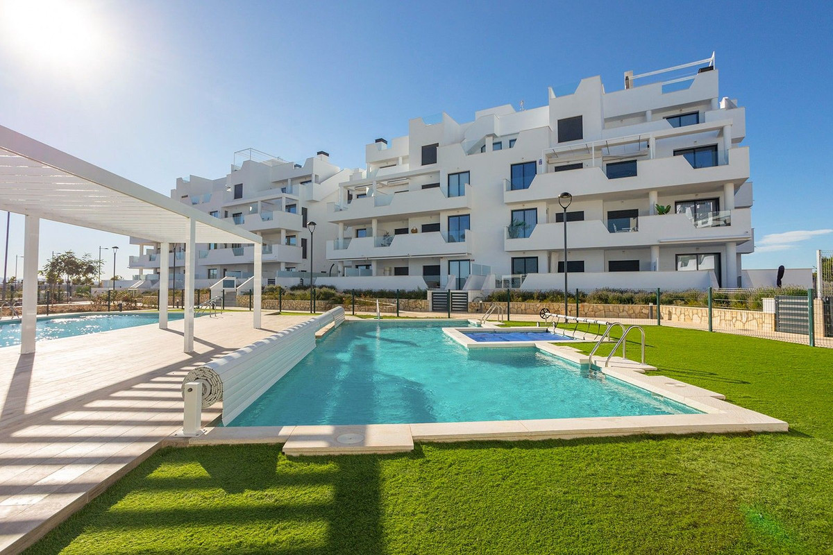 ShowFeedImage Apartment – Middle Floor Apartment in Los Alcazares