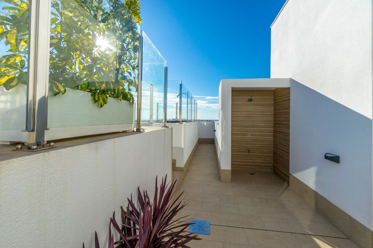 ShowFeedImage Apartment – Middle Floor Apartment in Torrevieja
