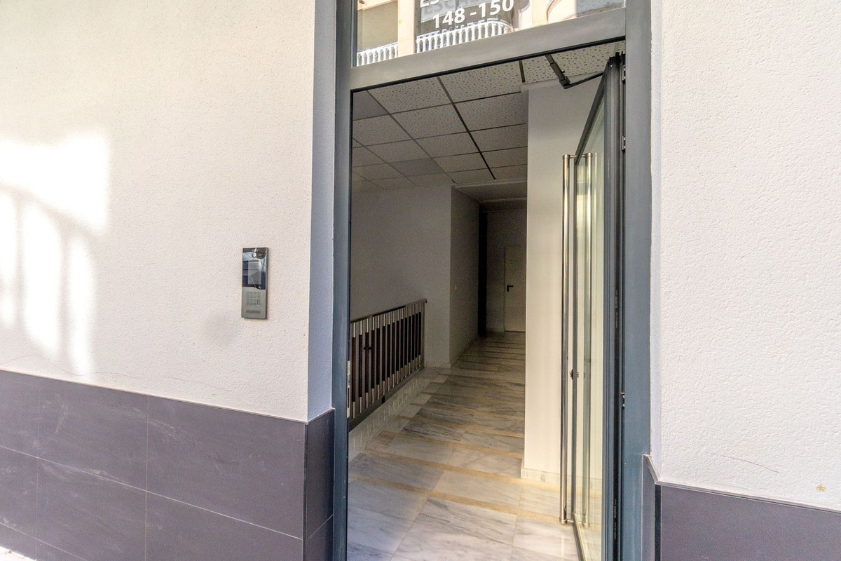 ShowFeedImage Apartment – Middle Floor Apartment in Torrevieja