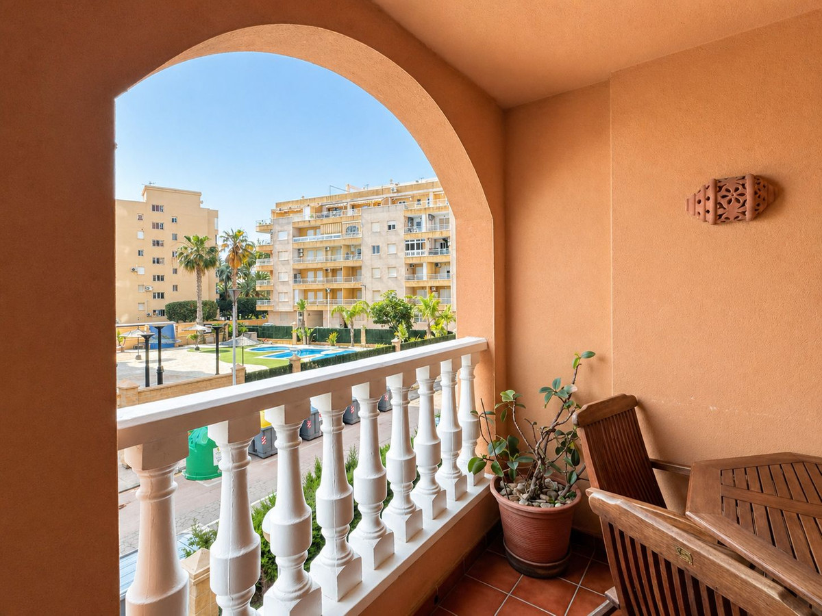 Apartment – Middle Floor Apartment in Torrevieja
