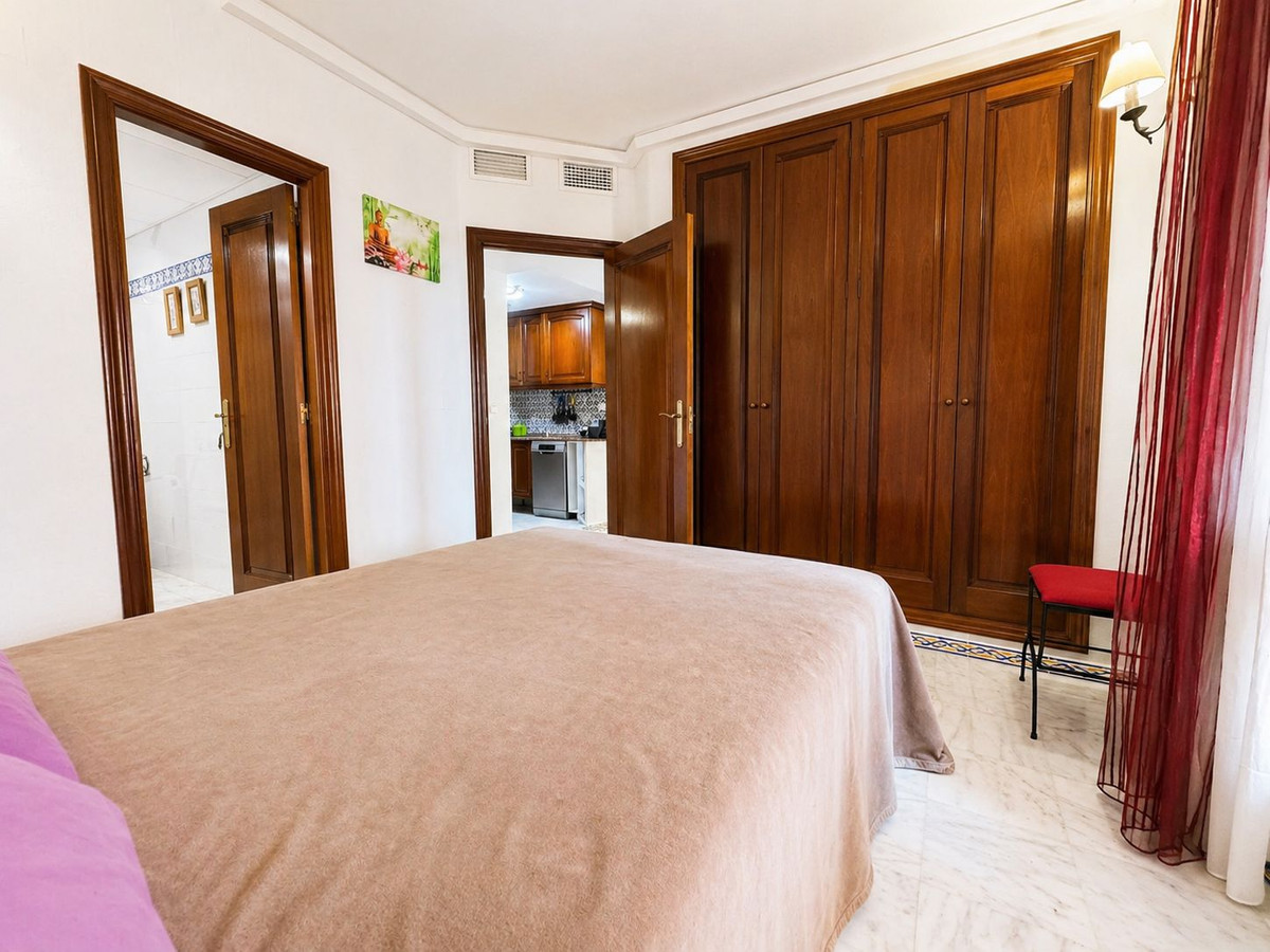 Apartment – Middle Floor Apartment in Torrevieja