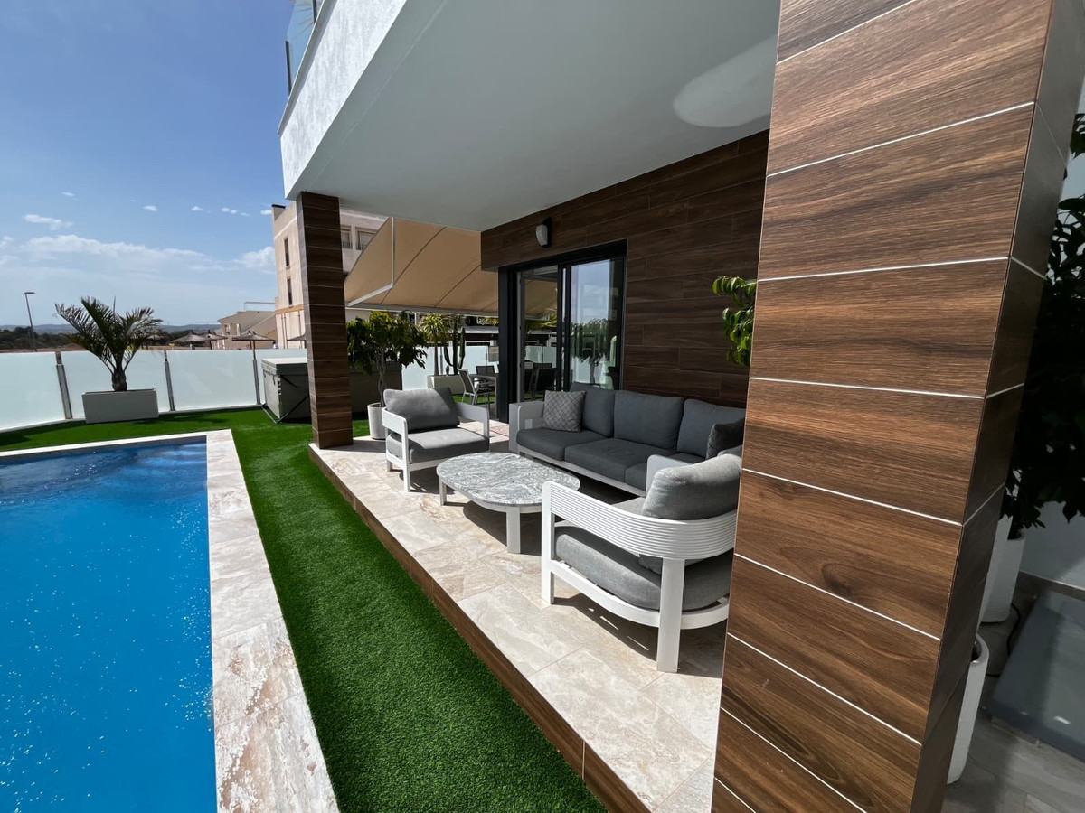 ShowFeedImage House – Detached Villa in Orihuela