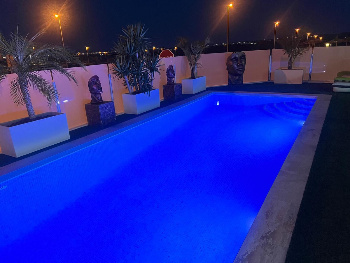 ShowFeedImage House – Detached Villa in Orihuela