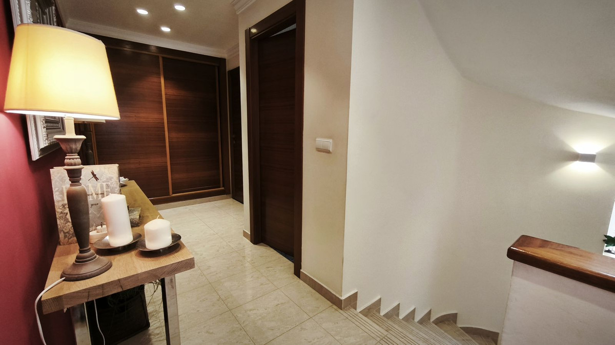 House – Detached Villa in Alicante