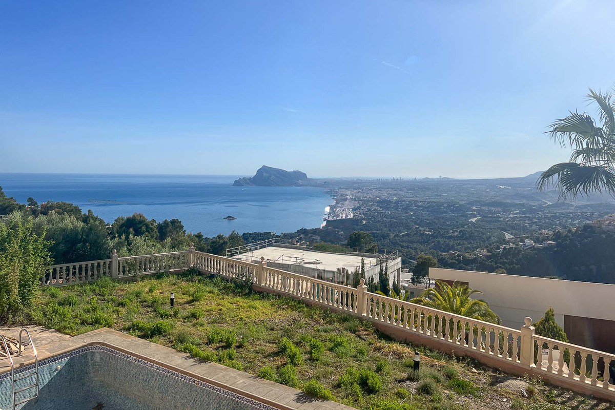 House – Detached Villa in Altea
